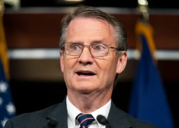 تِم بورچت: لایحه‌ی‌ قطع کمک به طالبان باید هرچه سریع‌تر تصویب شود