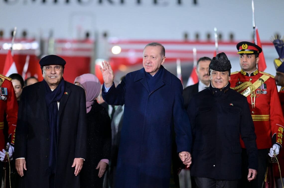 ترکیه و پاکستان از طالبان خواستند علیه گروه‌های «هراس‌افگن» اقدام کند