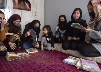 پیامدهای قطع کمک‌های امریکا: مکتب‌های «مخفیانه» نیز بر روی دختران افغانستان بسته می‌شود