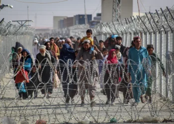 در اوج تنش میان یاران قدیم؛ پاکستان تورخم را دروازه‌ی اخراج مهاجران تعیین کرده‌است