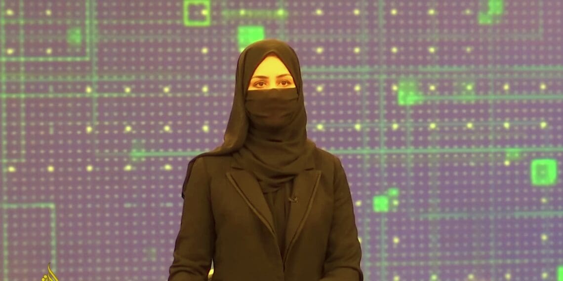 «گامی دیگر در راستای حذف زنان»؛ طالبان پخش صدای زنان در رسانه‌های قندهار را منع کرد