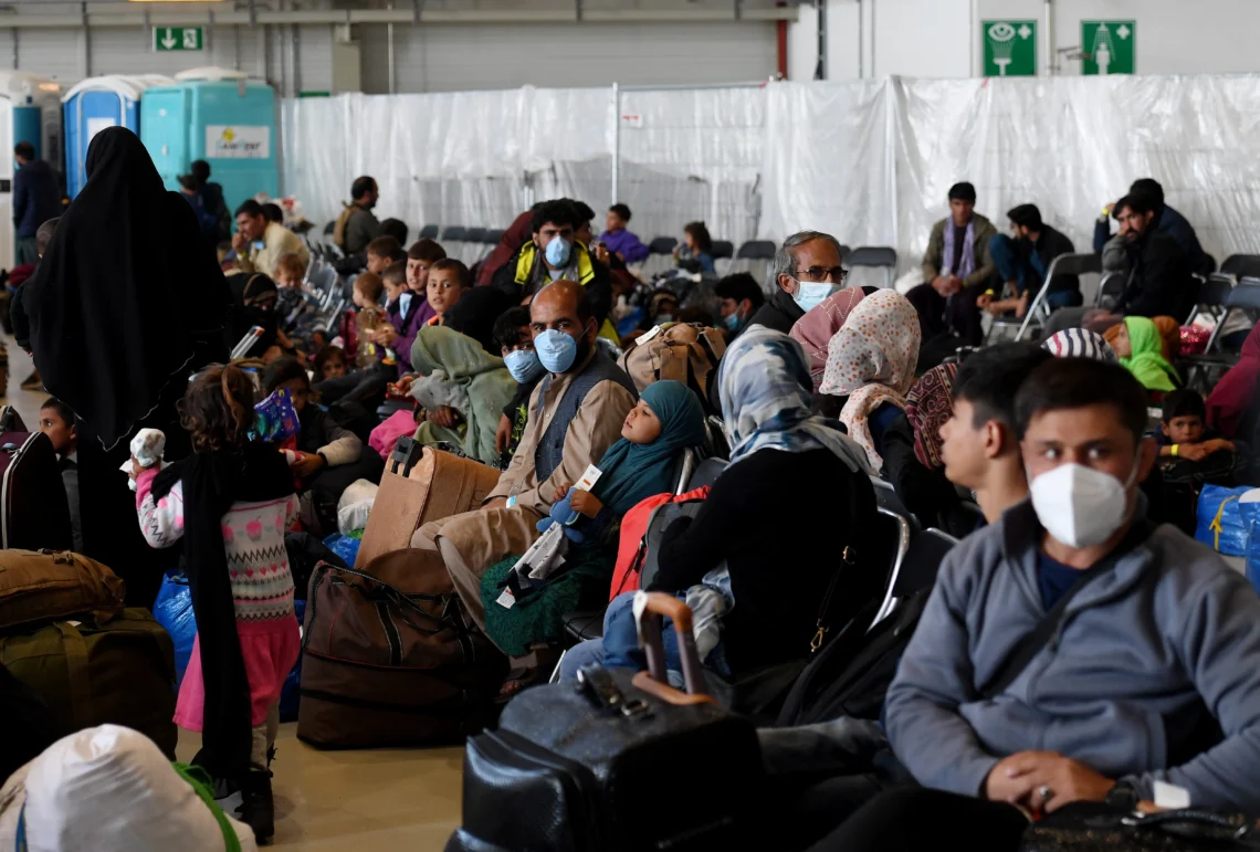 نجات در لحظات آخر؛ کهنه‌سربازان در تلاش انتقال «سریع» پناه‌جویان افغانستان به امریکا اند