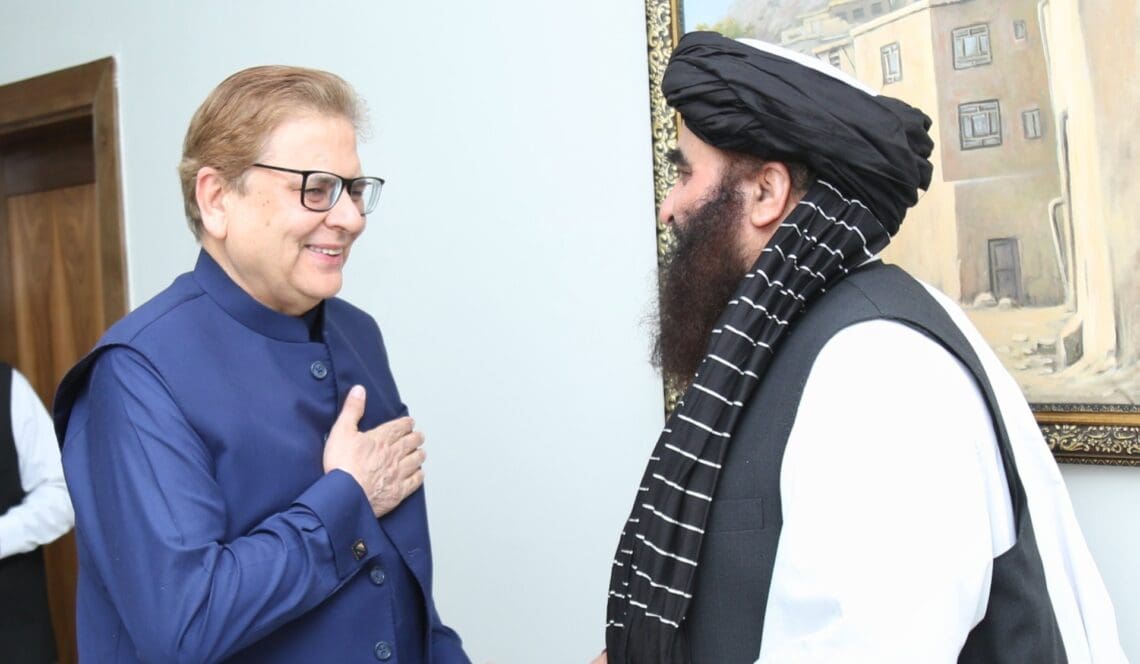 تاکید بر تقویت روابط دوجانبه در دیدار متقی با نمایندهی ویژهی پاکستان