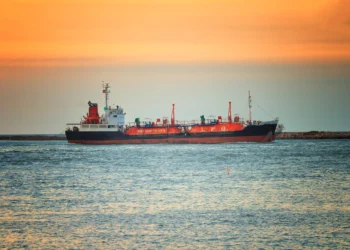 امریکا وزیر نفت و بخشی از «ناوگان مخفی» ایران را تحریم کرد