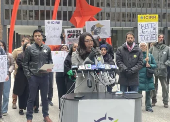 اعتراض فعالان حقوق مهاجران در شیکاگو به طرح ممنوعیت سفر به امریکا