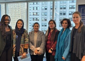 کمیشنر اتحادیه‌ی‌ اروپا: از مبارزه‌ی زنان افغانستان حمایت می‌کنیم