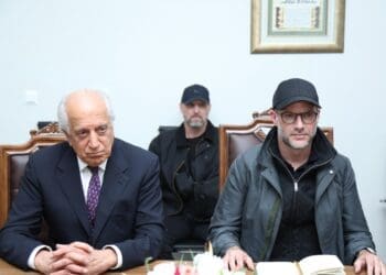 زلمی خلیل‌زاد از آزادی یک شهروند امریکایی از زندان طالبان خبر داد