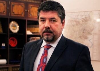 نبیل به مخالفان طالبان: چرا مبارزه‌ی بلوچ‌ها هراس‌افگنی است و از شما مقاومت؟