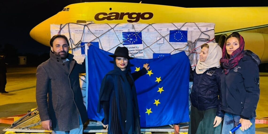 بیش از ۱۰۰ تُن کمک‌های طبی اتحادیه‌ی اروپا به کابل رسید