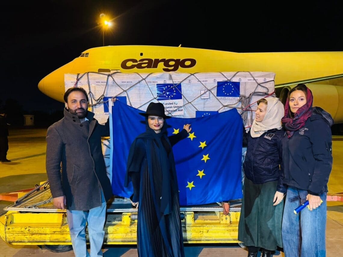 بیش از ۱۰۰ تُن کمک‌های طبی اتحادیه‌ی اروپا به کابل رسید