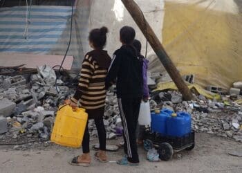 «وضعیتی مشابه با آغاز جنگ»؛ از هر ده تن در غزه، تنها یکی به آب آشامیدنی سالم دسترسی دارد