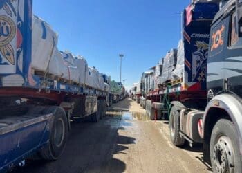 اسراییل ورود کمک‌های بشردوستانه به غزه را متوقف کرده‌است