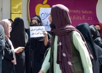 طالبان در رد گزارش تازه‌ی ریچارد بنت: «سرکوب زنان تهمت است»