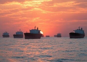 افزایش قیمت نفت در پی تهدید ایران توسط ترمپ و حملات بر علیه حوثی‌ها