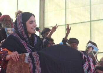 «زنی در خط ایستادگی»؛ مهرنگ بلوچ کیست؟