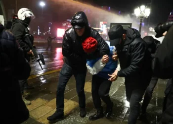 سرکوب گسترده‌ی اعتراضات در ترکیه؛ بیش از ۱۱۰۰ تن بازداشت شدند