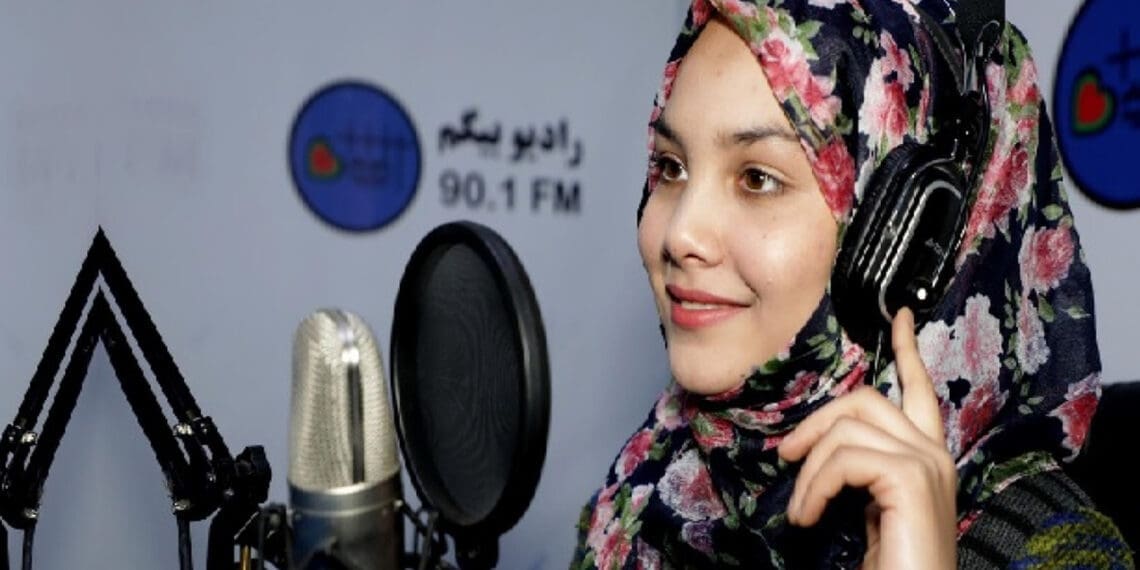 مرکز خبرنگاران افغانستان: رادیوهای بیگم و جوانان بازگشایی شدند ولی کارمندان آن‌ها هنوز در بند اند