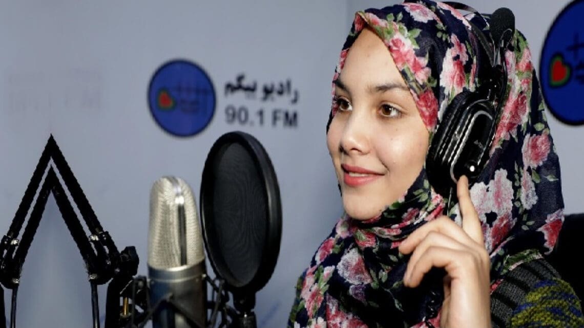 مرکز خبرنگاران افغانستان: رادیوهای بیگم و جوانان بازگشایی شدند ولی کارمندان آن‌ها هنوز در بند اند
