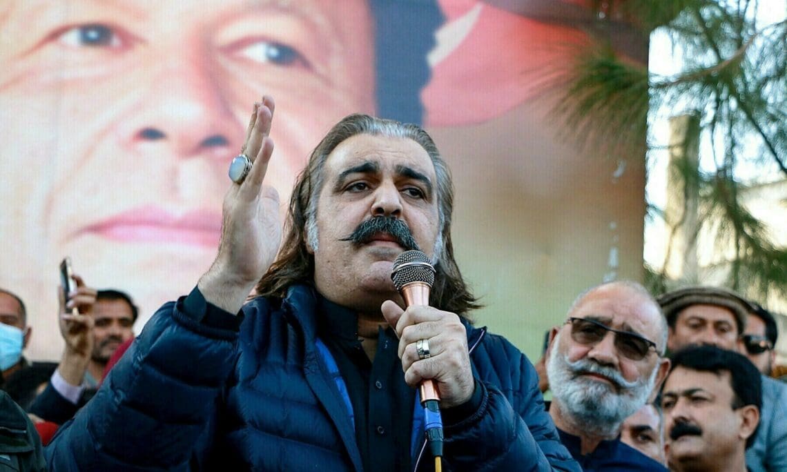 وزیر اعلی ایالت خیبرپختونخوا: اخراج مهاجران افغانستان برخلاف عرف است
