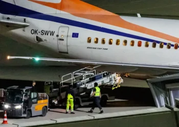 رسانه‌های آلمانی: پروازهای چارتر برای اسکان مجدد پناه‌جویان افغانستان در آلمان «تعلیق» شده‌اند