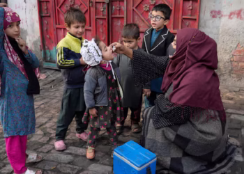 وزیر صحت پاکستان: نمی‌خواهیم در کارزار واکسین فلج کودکان از طالبان عقب بمانیم