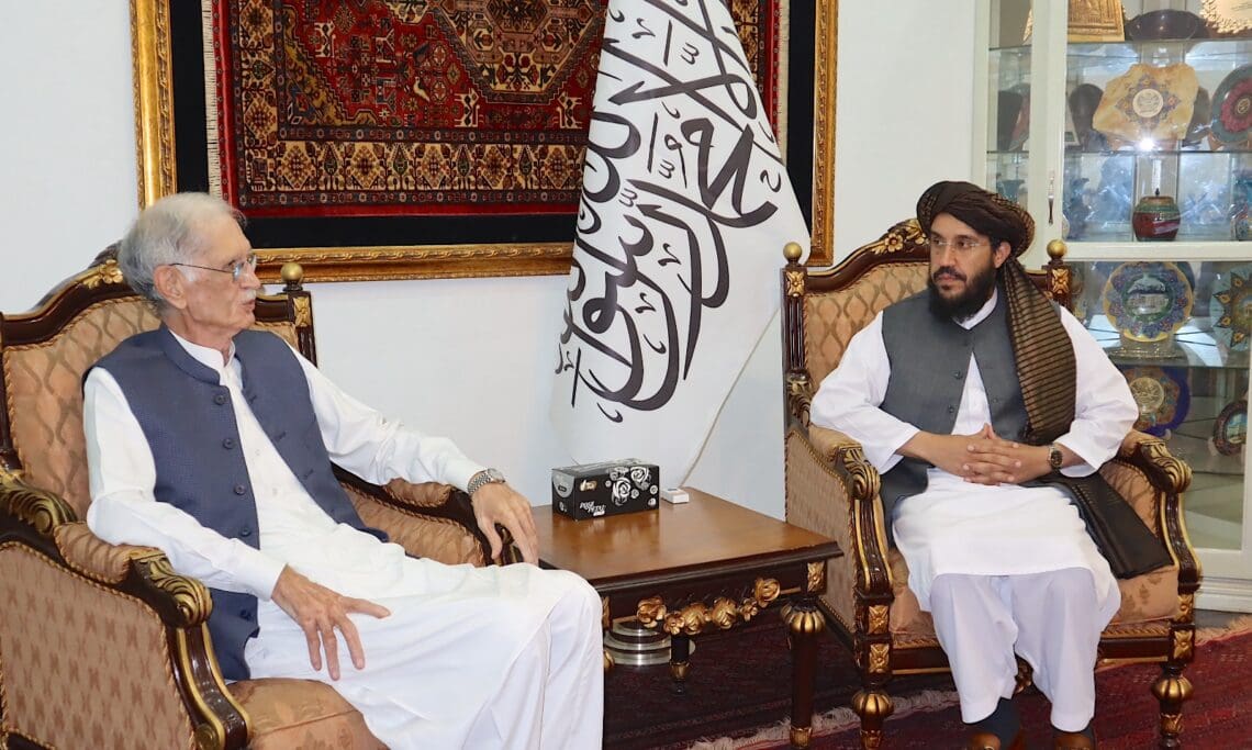 تاکید طالبان و پاکستان بر «اعتماد و همکاری» همزمان با اخراج گستردهی مهاجران