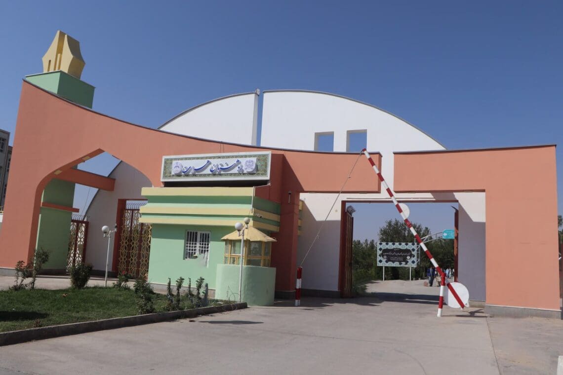 منابع: طالبان ریش، کلاه و «لباس افغانی» را در دانشگاه هرات اجباری کرد