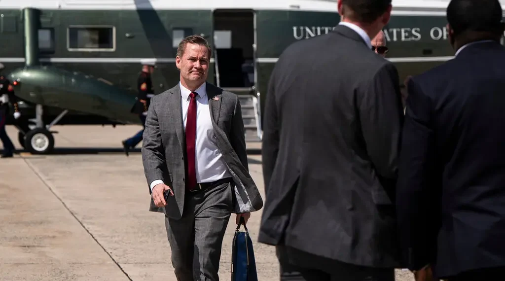 ترمپ مشاور امنیت ملی خود را برکنار و روبیو را به‌طور موقت جایگزین او کرد