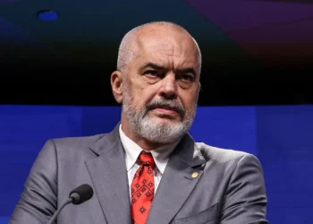 نخست‌وزیر آلبانیا برنده‌ی ششمین دور جایزه‌ی بین‌المللی ابن‌سینا شد