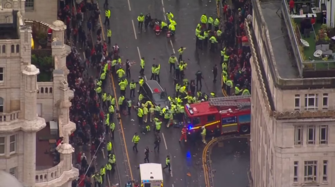 ۵۰ زخمی در جشن پیروزی لیورپول؛ پولیس: حادثه «منفرد» بود، نه حملهی هراسافگنانه