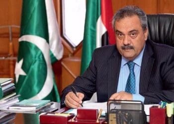 درانی: جامعه‌ی جهانی با صلح‌نمایی در افغانستان زمینه‌ساز اخراج مهاجران از پاکستان شد