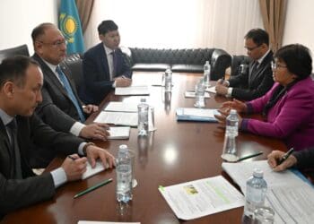 رییس یوناما با معاون وزارت خارجه‌ی قزاقستان درباره‌ی افغانستان گفت‌وگو کرد