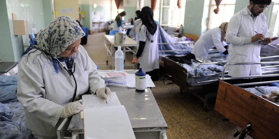 رسانه‌ی ایرانی: طالبان آموزگاران، داکتران و کارمندان شیعه را برکنار می‌کند