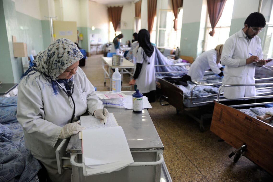 رسانه‌ی ایرانی: طالبان آموزگاران، داکتران و کارمندان شیعه را برکنار می‌کند