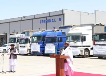 طالبان ۱۶ لاری سنگ مرمر برای بازسازی آرام‌گاه امام بخاری به ازبیکستان اهدا کرد