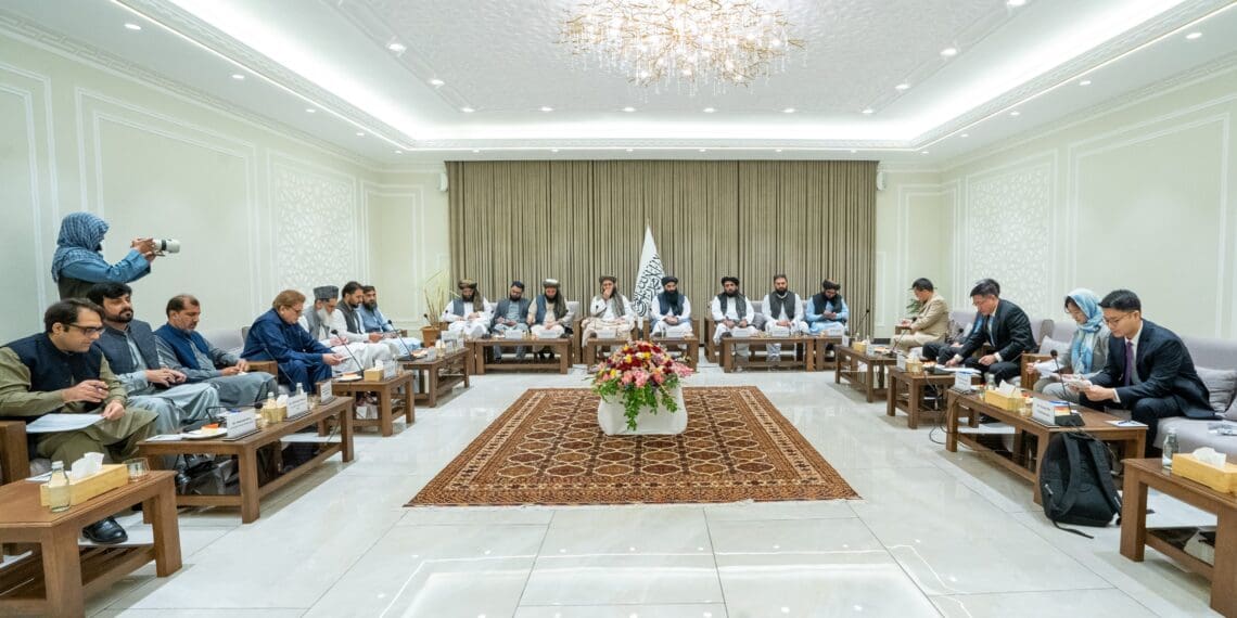 ادامه‌ی گفت‌وگوهای سه‌جانبه در کابل؛ حقانی با نمایندگان ویژه‌ی چین و پاکستان دیدار کرد