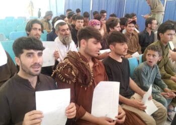 طالبان از آزادی ۲۴۶ زندانی افغانستان از زندان‌های پاکستان خبر داد