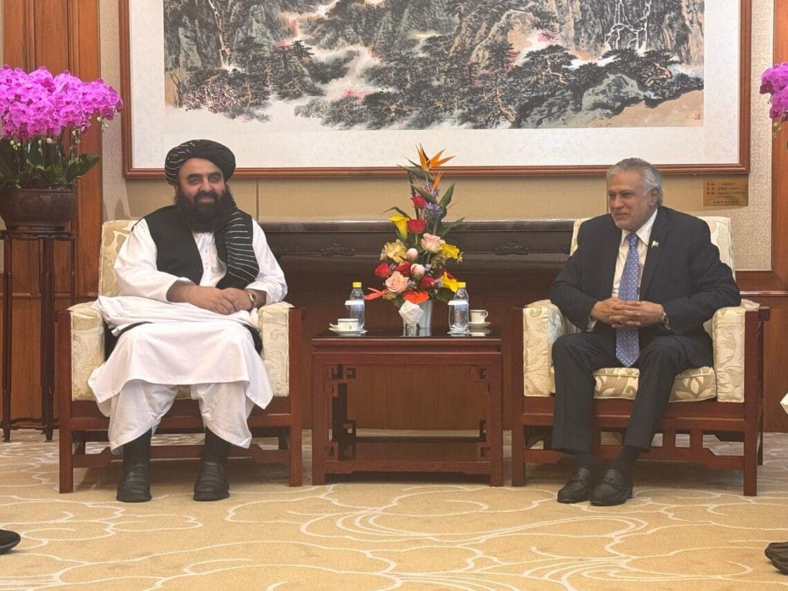 چین: طالبان و پاکستان بر تبادلهی سفیران توافق کردند