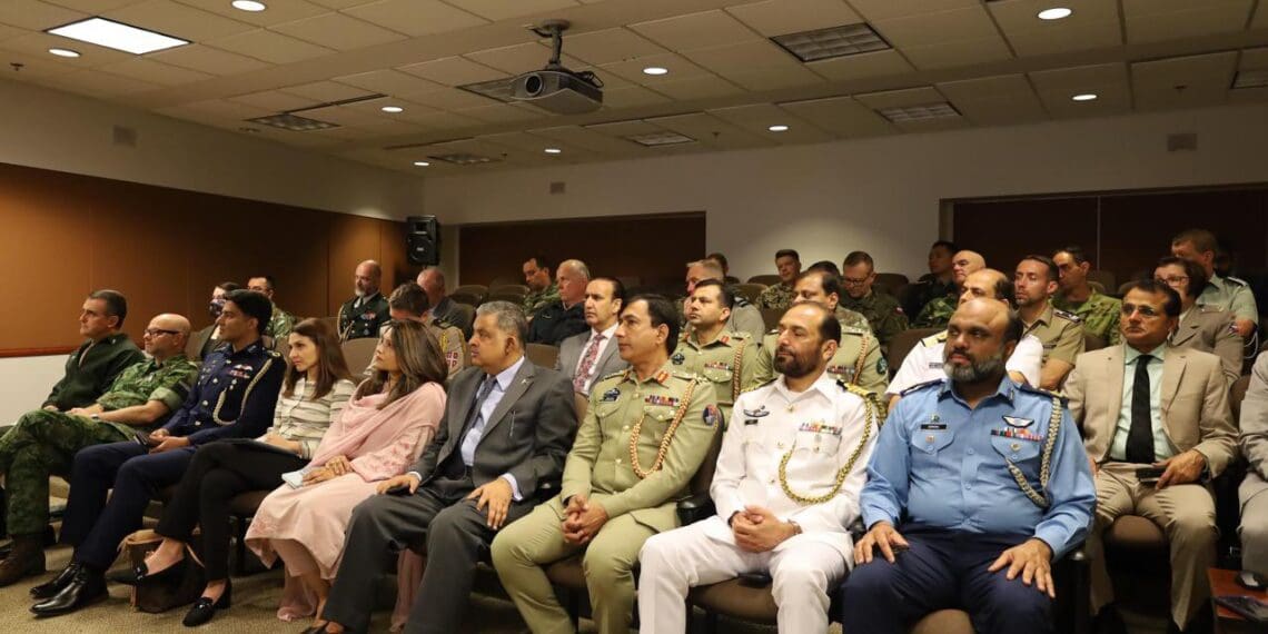 سفیر پاکستان در امریکا: پاکستان در خط نخست مبارزه با هراس‌افگنی‌ای ناشی از افغانستان است