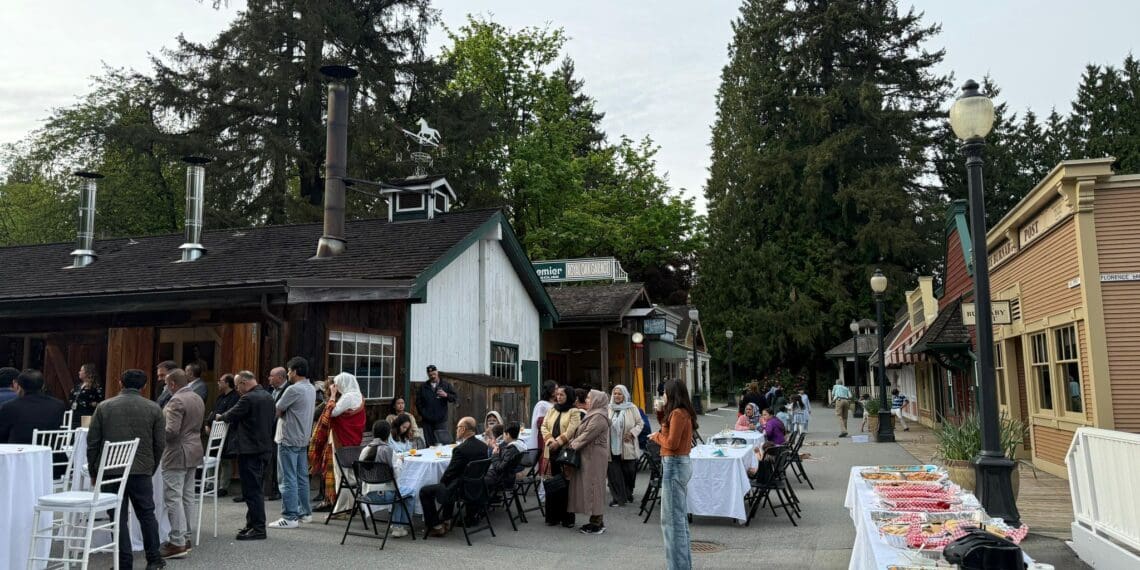 پیوند با ریشه‌ها؛ شهروندان افغانستان در کانادا نمایش‌گاه فرهنگی برگزار کردند