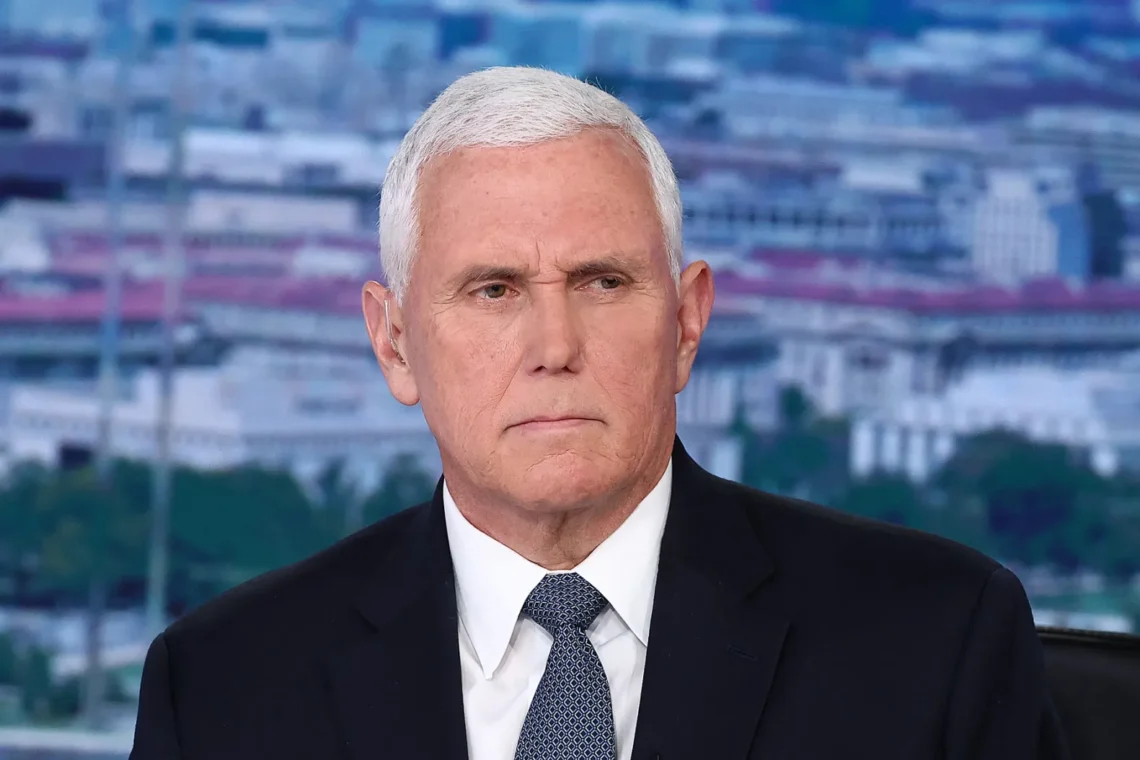 مایک پنس: سخنان ترمپ در ریاض، بی‌احترامی به تاریخ مبارزه‌ی امریکا با هراس‌افگنی بود