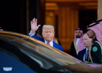 ترمپ: به درخواست عربستان تحریم‌ها بر سوریه را لغو خواهیم کرد