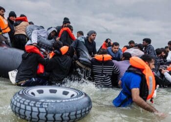 گزارش تحقیقی تلگراف: برخی صرافی‌های بریتانیا با قاچاق‌چیان افغانستان همکاری می‌کنند
