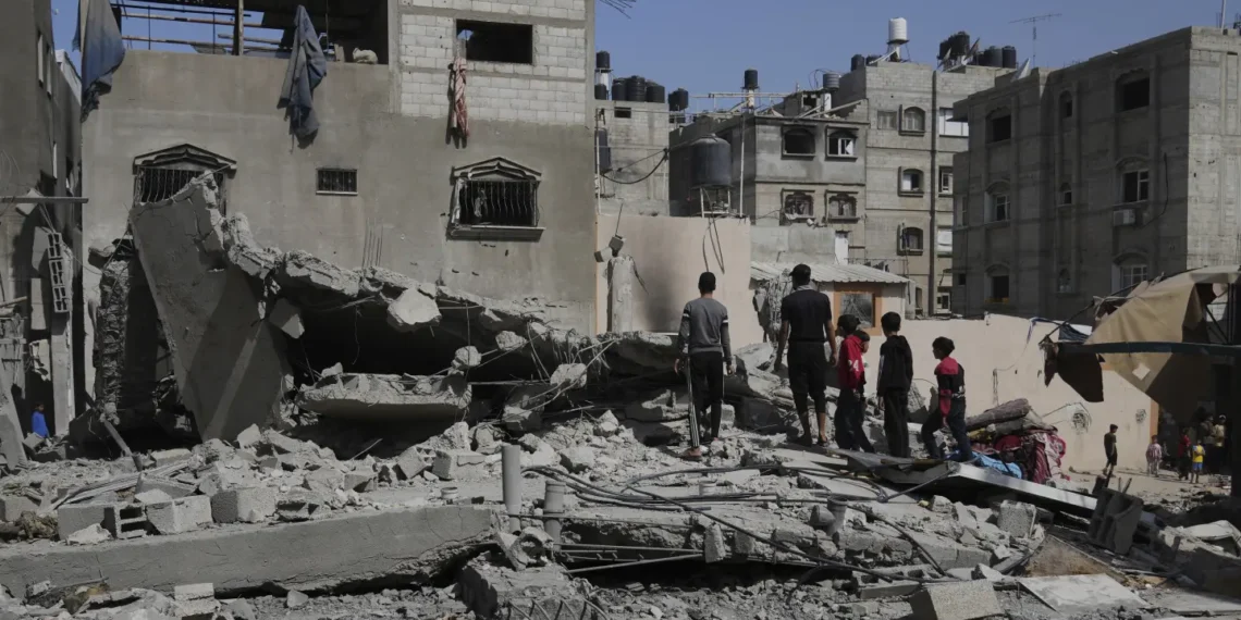 اسوشیتدپرس: کابینه‌ی امنیتی اسرائیل «تهاجم گسترده‌تر» بر غزه را بررسی می‌کند