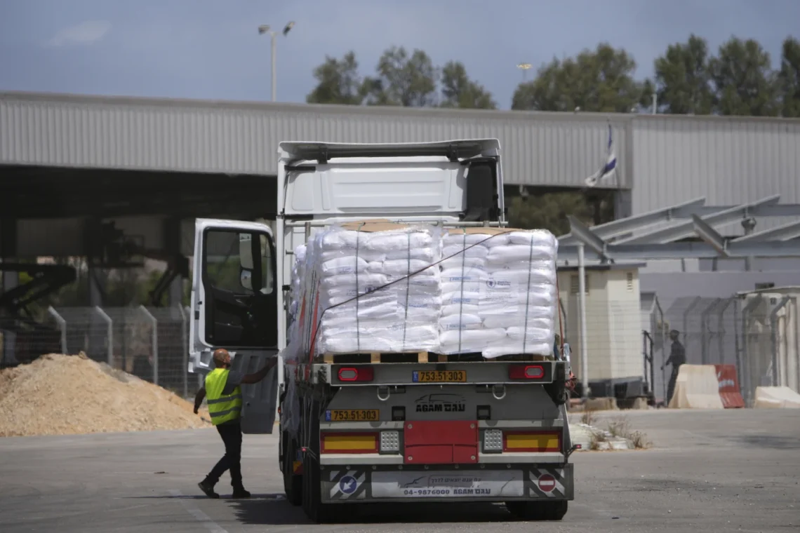 اسرائیل تحت فشار متحدان، به ورود کمک‌های «حداقلی» به غزه اجازه می‌دهد