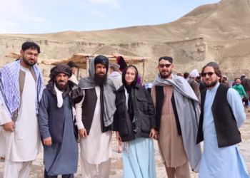 چرا روایت گردش‌گران از وضعیت افغانستان «خلاف واقعیت» است؟