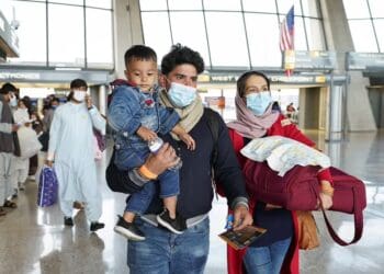 بریتانیا ماهانه ۵ میلیون پوند هزینه‌ی اقامت پناه‌جویان ردشده‌ی افغانستان می‌کند