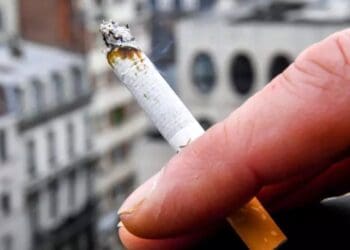 فرانسه استعمال سگرت در برخی اماکن عمومی را ممنوع می‌کند