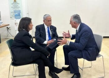 چرا مردم ایران با وجود نارضایتی از «جمهوری اسلامی»، به رضا پهلوی روی نمی‌آورند؟