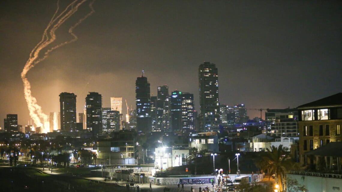 واکنش ایران؛ موشک‌های ایرانی بر خاک اسرائیل اصابت کردند